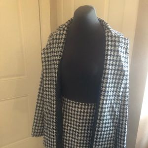 Houndstooth jacket and skirt set size Medium, NWT